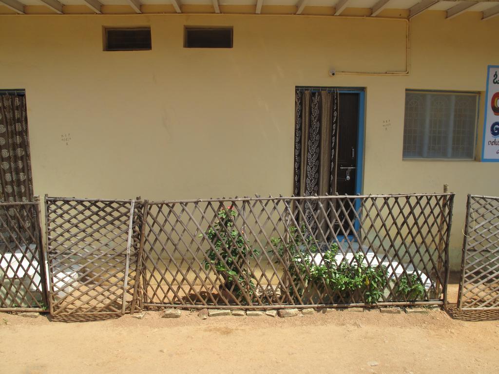 Om Shiva Guest House Hampi Exterior photo